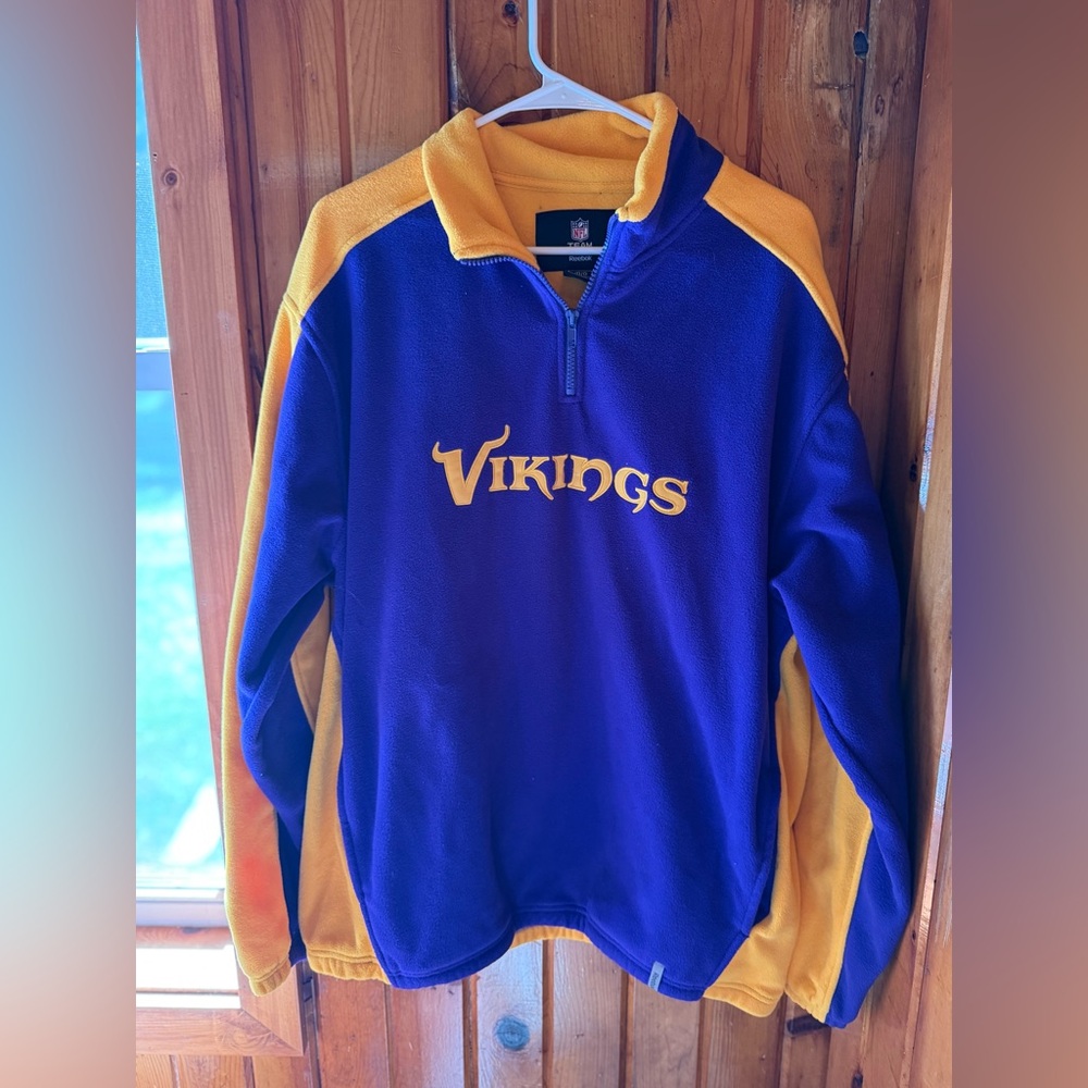 NFL team Reebok Purple and Yellow Vikings Pullover Fleece‎ size Large